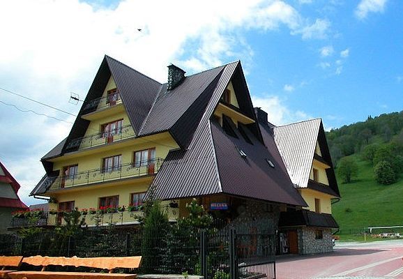 OŚRODEK WYPOCZYNKOWY "HELENA"
